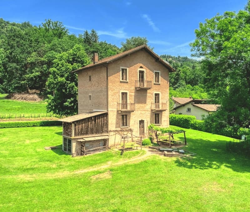 STRUTTURA TURISTICA CON RISTORANTE E PISCINA NEL MALCANTONE (4)