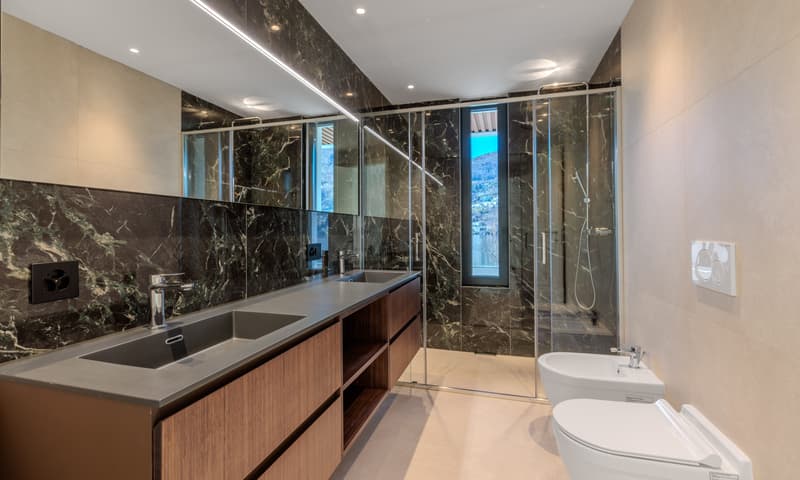 SPLENDIDA VILLA VISTA LAGO CON POSTO BARCA A BRUSINO ARSIZIO (7)