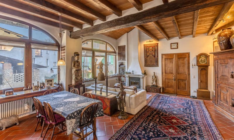 SPLENDIDA CASA 5.5 LOCALI RINNOVATA CON CHARME A CASTELROTTO (3)