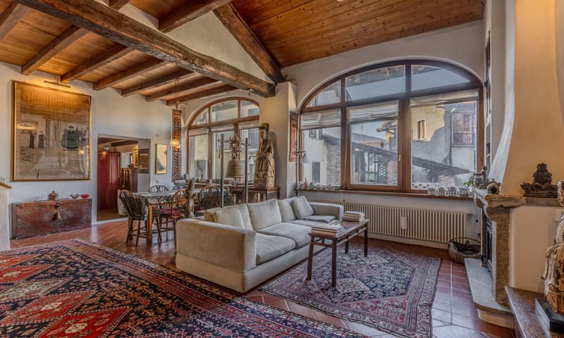 SPLENDIDA CASA 5.5 LOCALI RINNOVATA CON CHARME A CASTELROTTO (1)