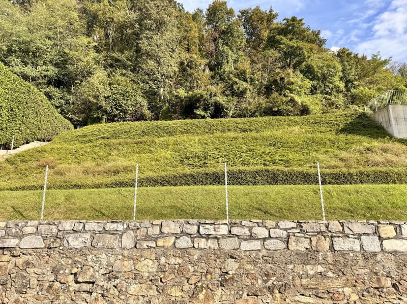 GRANDE TERRENO EDIFICABILE DI 530 MQ CON VISTA LAGO A ROVIO (4)