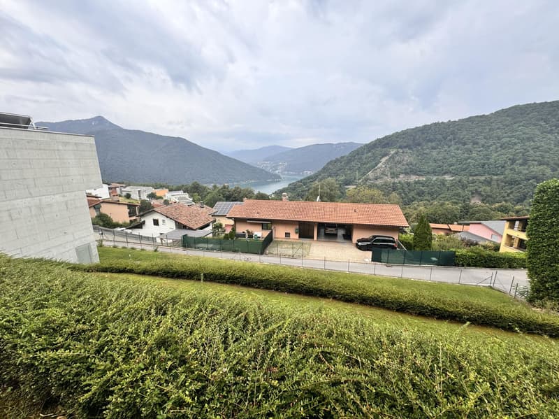 GRANDE TERRENO EDIFICABILE DI 530 MQ CON VISTA LAGO A ROVIO (2)