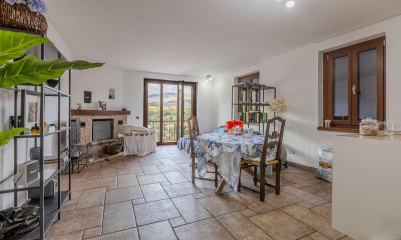 CASA 4.5 LOCALI CON MONOLOCALE ANNESSO E VISTA A TORRICELLA (1)