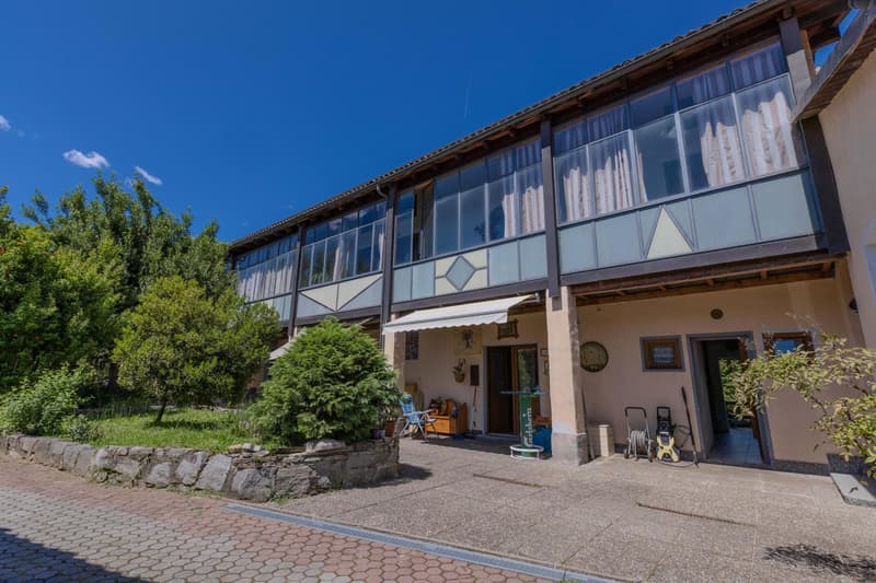 GRANDE E LUMINOSA CASA DI 13 LOCALI A NOVAZZANO (4)