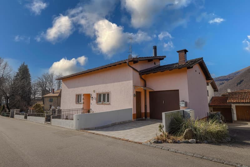 SPAZIOSA VILLA DI 6.5 LOCALI NEL VERDE A BRENO (8)