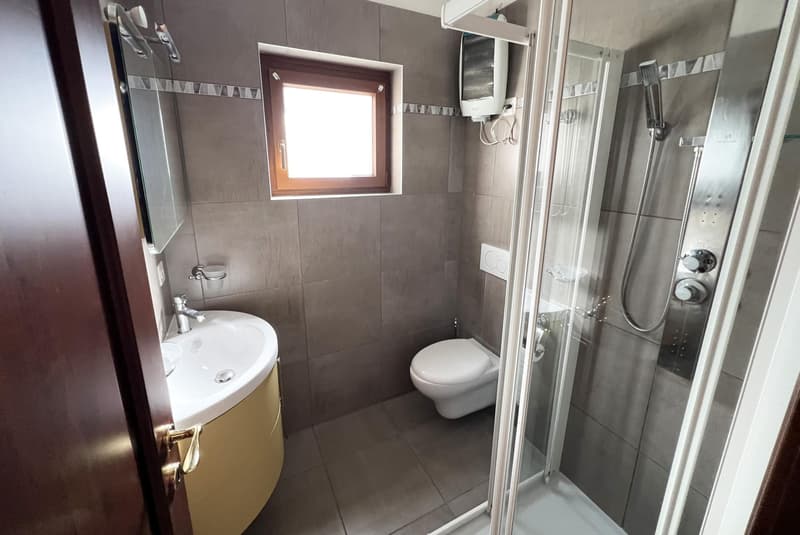 CASA UNIFAMILIARE DI 4.5 LOCALI CON GIARDINO A CHIASSO (9)