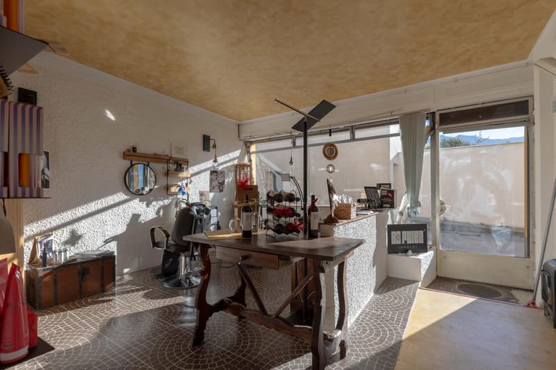 ELEGANTE BILOCALE COMMERCIALE SUL LUNGOLAGO A MELIDE (8)