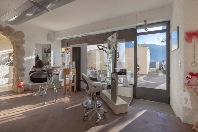 ELEGANTE BILOCALE COMMERCIALE SUL LUNGOLAGO A MELIDE (6)