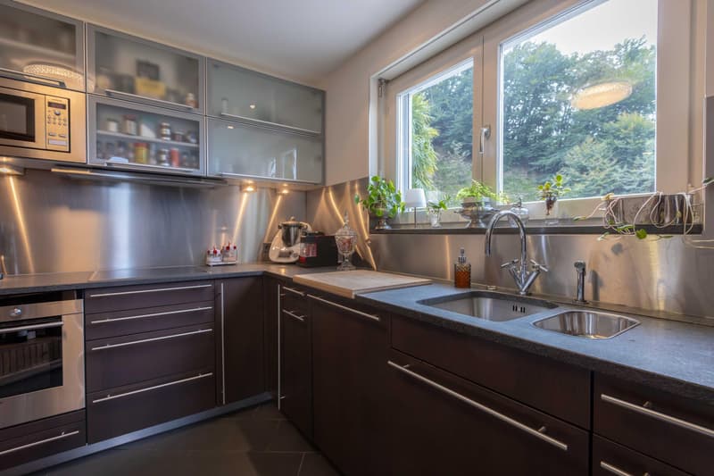 MERAVIGLIOSA VILLA 5.5 CON VISTA LAGO IN COLLINA D'ORO (5)