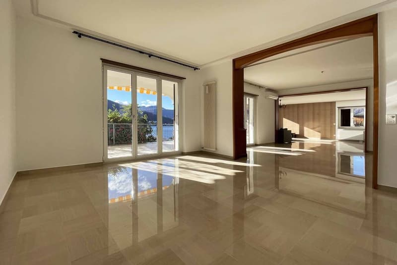 AMPIA VILLA 8.5 CON MAGNIFICA VISTA LAGO A COLLINA D'ORO (4)