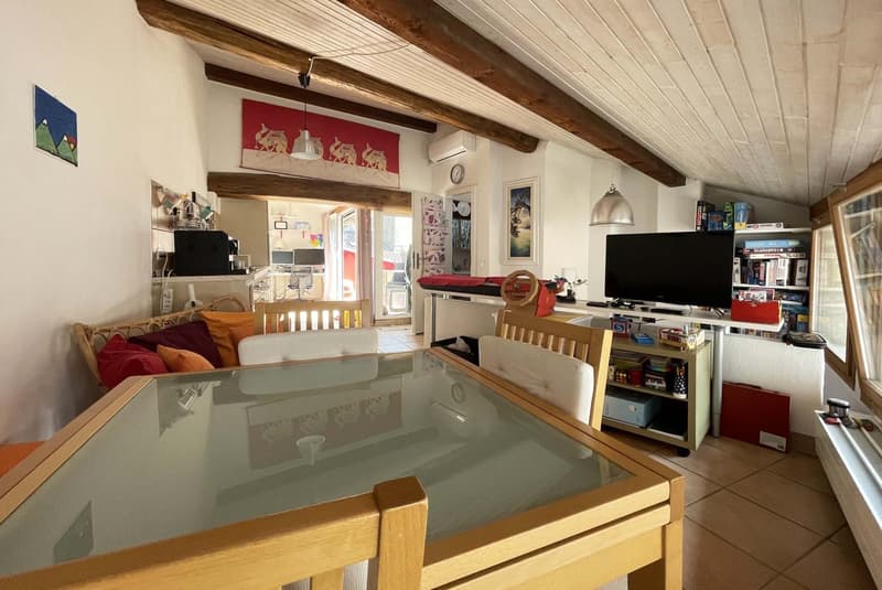 AMPIA E TIPICA CASA DI 5.5 LOCALI A RIVA SAN VITALE (3)