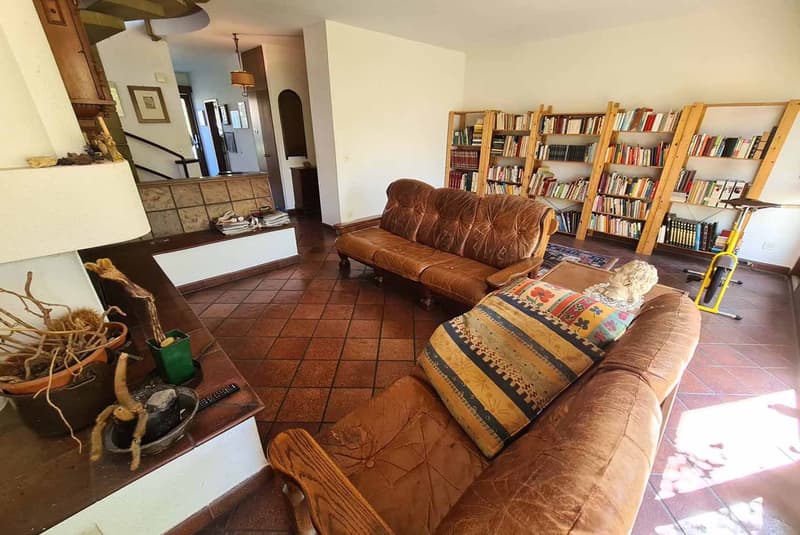 ACCOGLIENTE CASA 5.5 LOCALI IMMERSA NEL VERDE A MELANO (3)