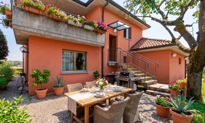 SPAZIOSA CASA 6 LOCALI CON GIARDINO E GROTTINO A GENESTRERIO (6)