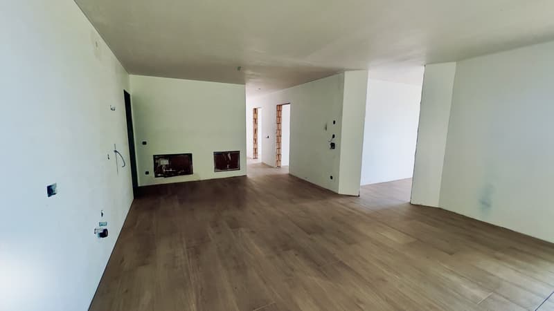ESCLUSIVO E SPAZIOSO 4.5 LOCALI CON GIARDINO IN CAPRIASCA (4)