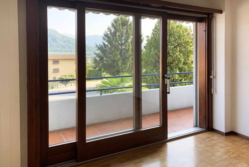 APPARTAMENTO 2.5 LOCALI CON BALCONE AD AGNO MONDONICO (2)