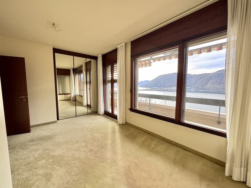 GRANDE VILLA 9 LOCALI CON VISTA LAGO IMPRENDIBILE A CAMPIONE (6)