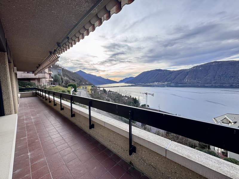 GRANDE VILLA 9 LOCALI CON VISTA LAGO IMPRENDIBILE A CAMPIONE (7)