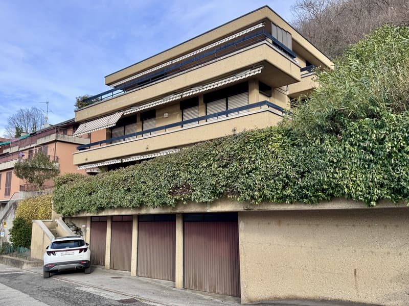 GRANDE VILLA 9 LOCALI CON VISTA LAGO IMPRENDIBILE A CAMPIONE (8)