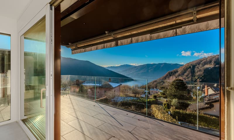 MAGNIFICO ATTICO 2.5 LOCALI CON TERRAZZA VISTA LAGO A ROVIO (2)