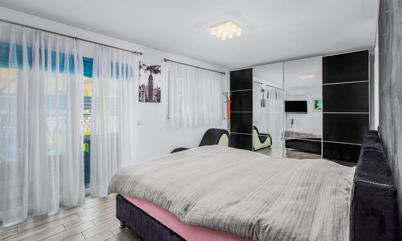 MODERNA E AMPIA VILLA BIFAMILIARE 6.5 CON PISCINA A BEDANO (4)