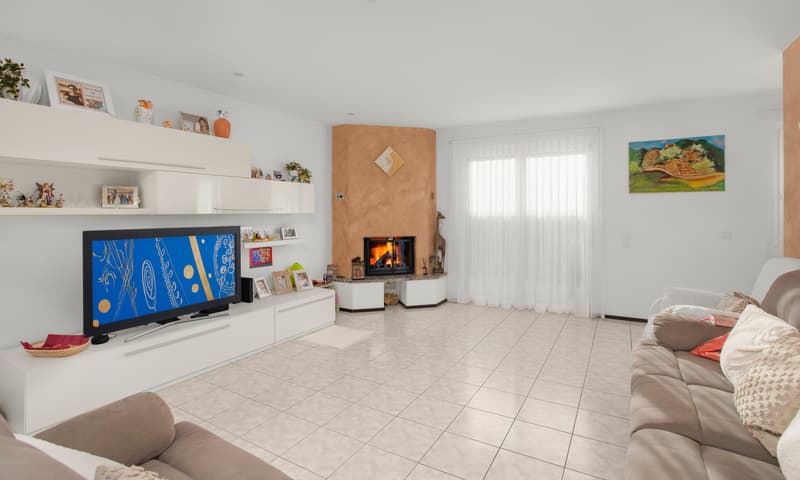AMPIA VILLA UNIFAMILIARE 5.5 LOCALI CON PISCINA A MEZZOVICO (4)
