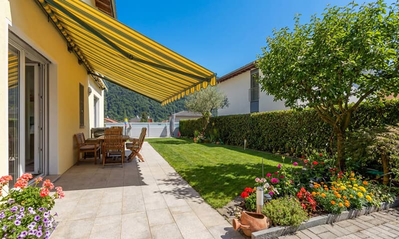 AMPIA VILLA UNIFAMILIARE 5.5 LOCALI CON PISCINA A MEZZOVICO (2)