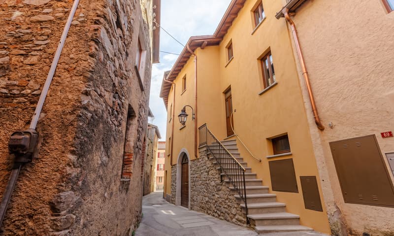 CASA DA RISTRUTTURARE CON TERRAZZA E TERRENO IN CAPRIASCA (8)
