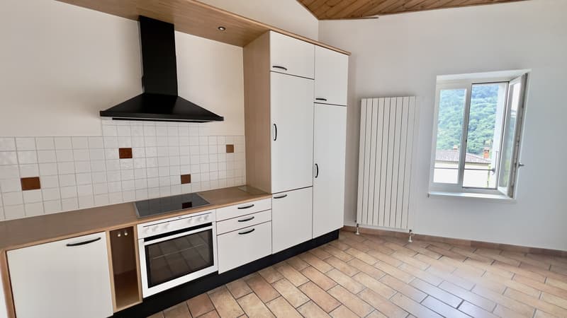 AFFARE - CONFORTEVOLE DUPLEX 3.5 LOCALI NEL CUORE DI PURASCA (2)