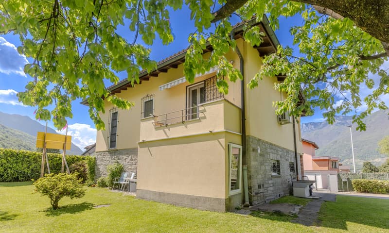AFFASCINANTE CASA DI 4.5 LOCALI CON GIARDINO A CADENAZZO (9)