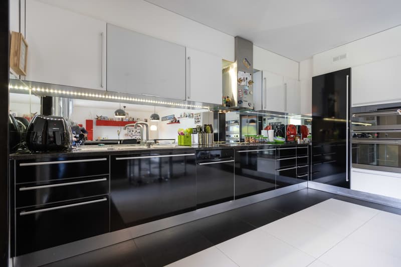 SPAZIOSO 4.5 CON BALCONE IN ZONA STRATEGICA A BELLINZONA (5)
