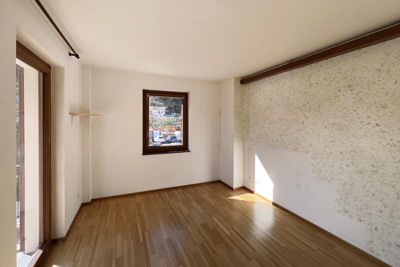 BELLA CASA UNIFAMILIARE DI 4.5 LOCALI CON GIARDINO A CHIASSO (6)