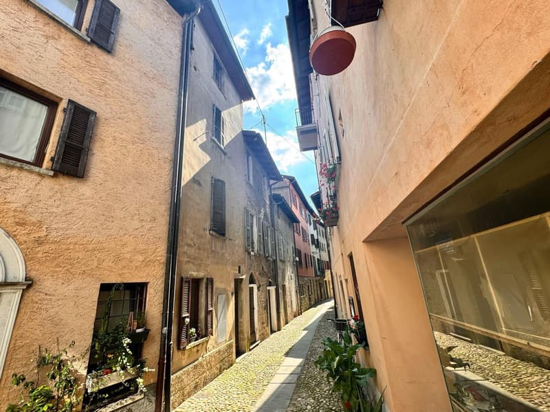 BELLISSIMO DUPLEX 3.5 LOCALI DI NUOVA COSTRUZIONE A BISSONE (7)