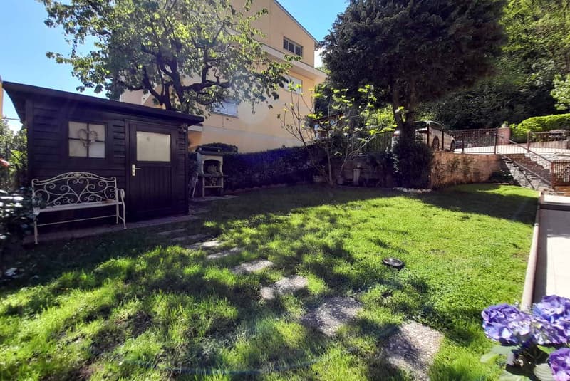 SPAZIOSA VILLA BIFAMILIARE CON GRANDE GIARDINO A CANOBBIO (4)
