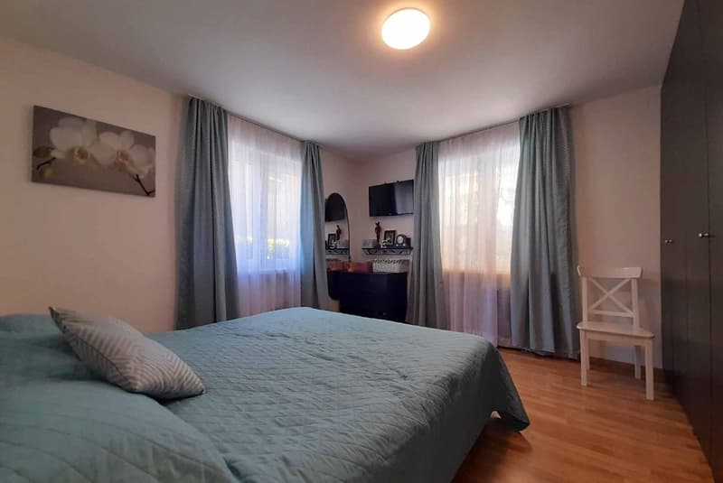 SPAZIOSA VILLA BIFAMILIARE CON GRANDE GIARDINO A CANOBBIO (7)