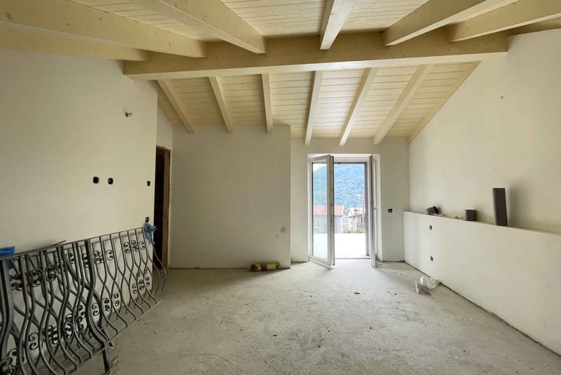 AMPIA CASA 6.5 LOCALI INTERAMENTE RISTRUTTURATA A MIGLIEGLIA (1)