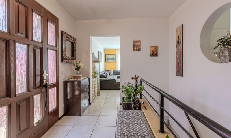 VILLA DI 6.5 LOCALI CON GIARDINO PIANEGGIANTE A CONTONE (5)