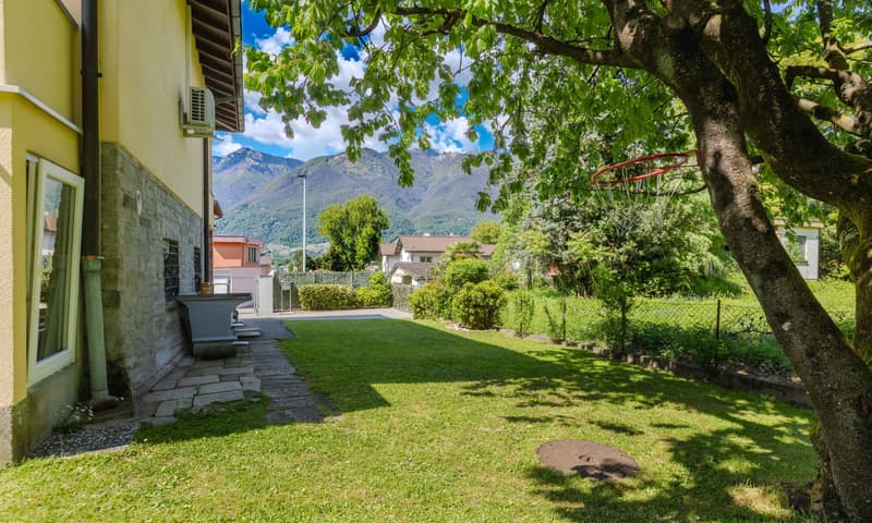 VILLETTA 3.5 LOCALI CON AMPIO GIARDINO A CADENAZZO (2)