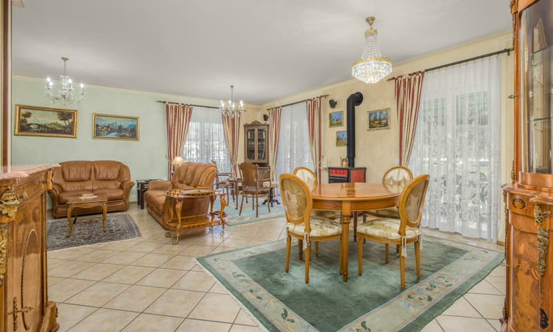 OCCASIONE - VILLA DI 5.5 LOCALI CON GIARDINO PRIVATO A BARBE (2)