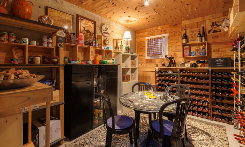 OCCASIONE - VILLA DI 5.5 LOCALI CON GIARDINO PRIVATO A BARBE (8)