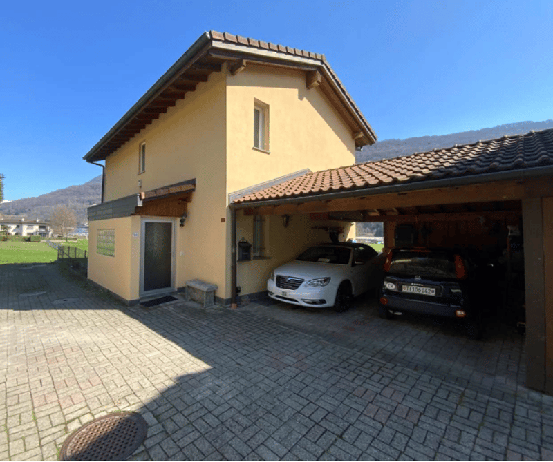 OCCASIONE - VILLA DI 5.5 LOCALI CON GIARDINO PRIVATO A BARBE (3)