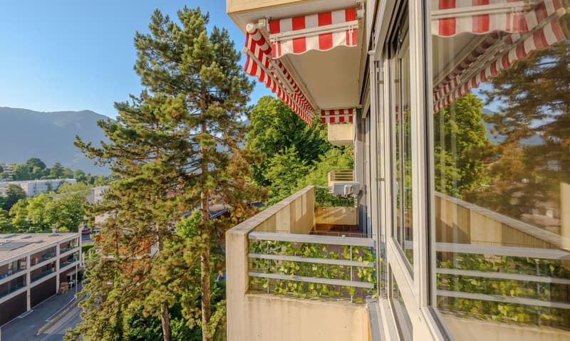 GRANDE 4.5 LOCALI CON BALCONE E PISCINA A LUGANO CENTRO (1)