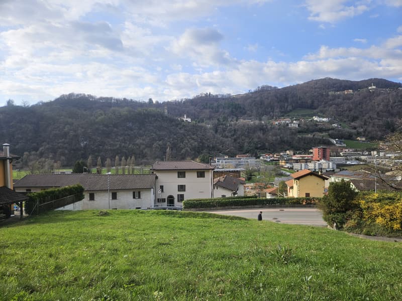 TERRENO EDIFICABILE DI 1000 MQ CON VISTA APERTA A BARBENGO (1)