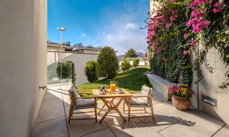 SPETTACOLARE VILLA CON PISCINA E VISTA PANORAMICA A LUGANO (6)