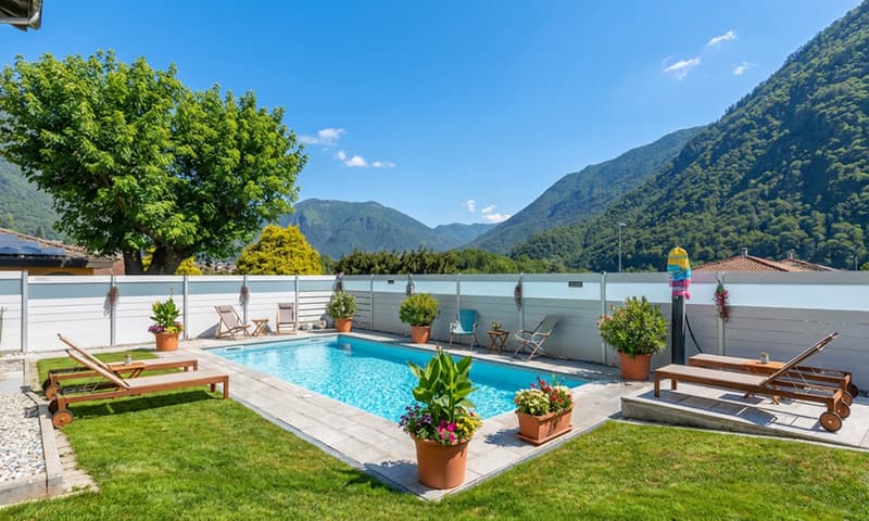 AMPIA VILLA UNIFAMILIARE 5.5 LOCALI CON PISCINA A MEZZOVICO (2)