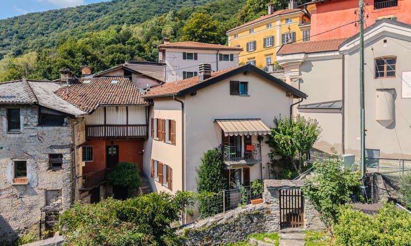 BELLISSIMA CASA DI 4.5 LOCALI NEL VERDE A CASTEL SAN PIETRO (2)