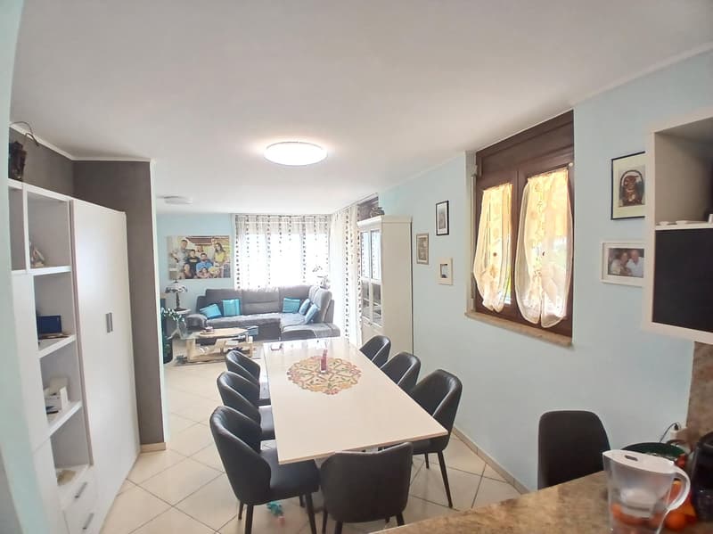 AMPIO 3.5 CON LOCALE HOBBY E GIARDINO PRIVATO A CASLANO (4)