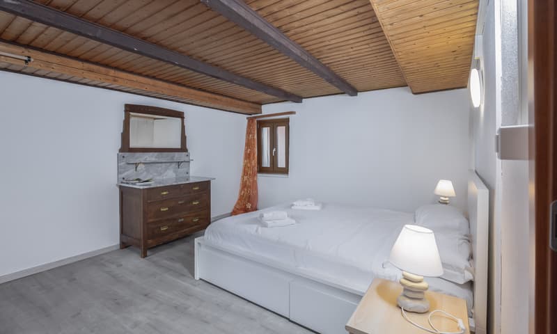 STABILE VISTA LAGO CON 3 UNITA', RISTORANTE E B&B A BRISSAGO (1)
