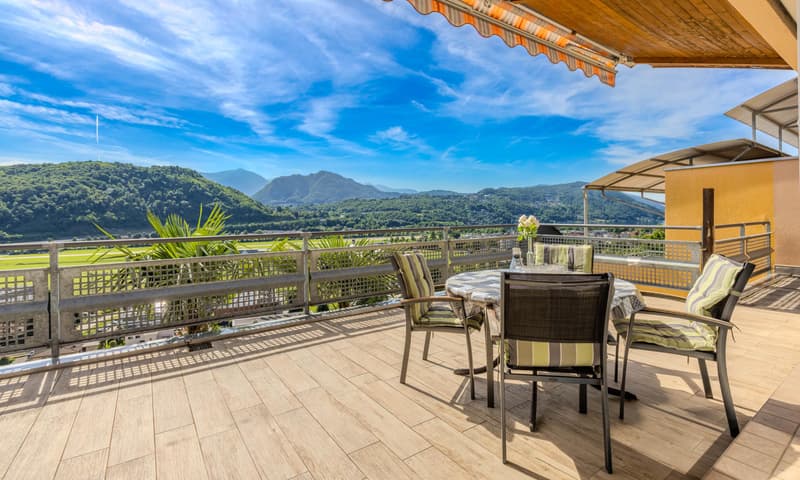 AMPIA VILLA 4.5 LOCALI CON TERRAZZA GIARDINO E VISTA AD AGNO (4)