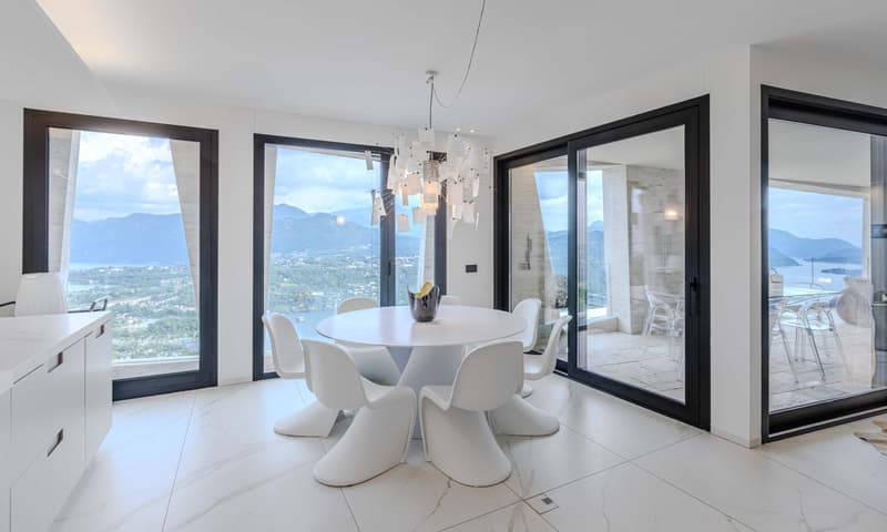 SPETTACOLARE E MODERNO ATTICO 4.5 VISTA LAGO A VERNATE (1)