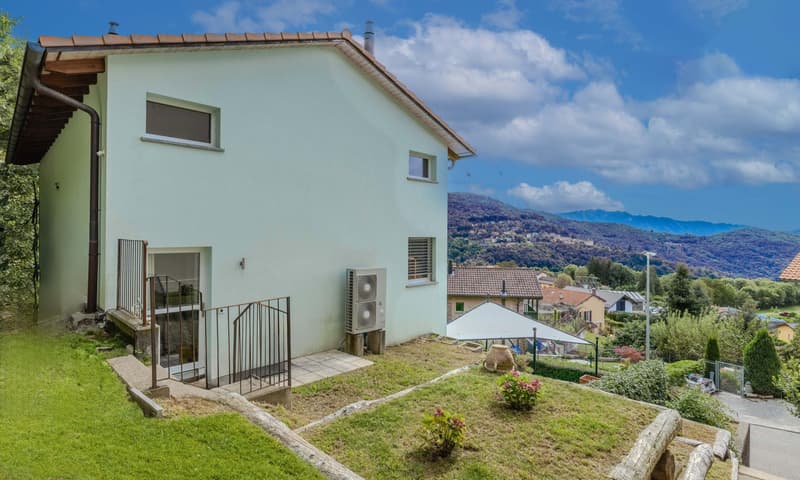 SPAZIOSA CASA DI 6.5 LOCALI CON GIARDINO A MIGLIEGLIA (3)